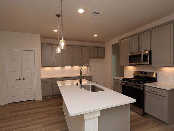 4th image of 20514 Draper Rd