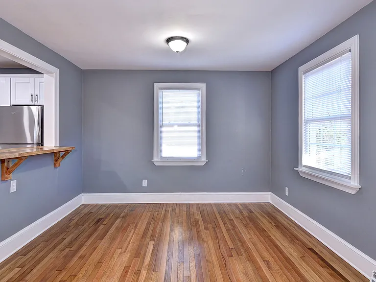 725 Jefferson Pl — Photo 9