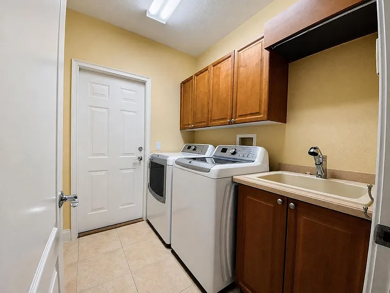3628 Frentress Dr — Photo 40