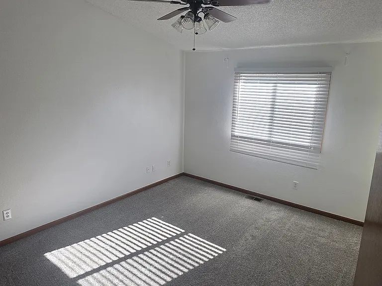 3323 S Dunkirk Way — Photo 7