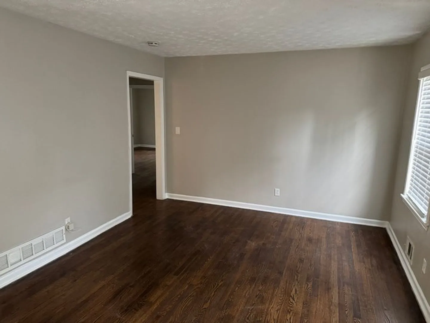 Updated 3 Bedroom/2 Bath Bungalow in Great Location! — Photo 4