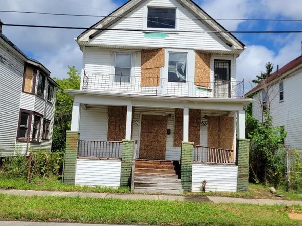 9135 Sylvester St, Detroit, MI 48214