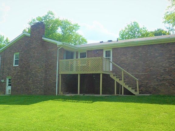 3rd image of 207 Pin Oak Pl