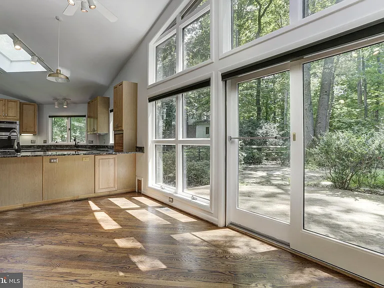 10373 Currycomb Ct — Photo 7