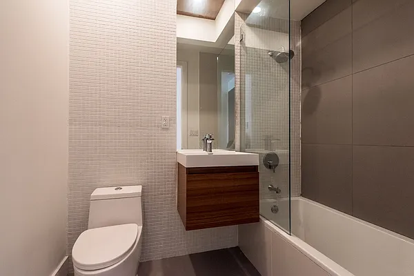 Rented by Nooklyn NYC LLC | media 18