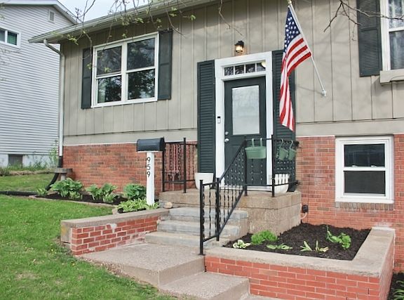 4th image of 959 N Lincoln Ave