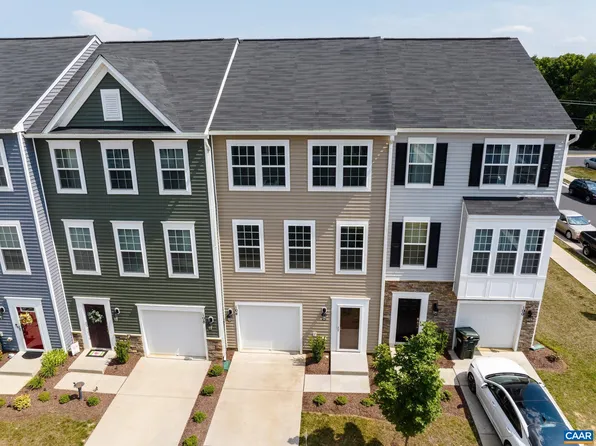 104 Cheshire Ln, Waynesboro, VA 22980