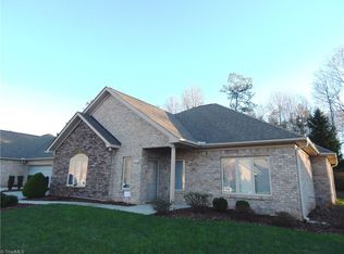 10 Stone Ridge Ct, Greensboro, NC 27455