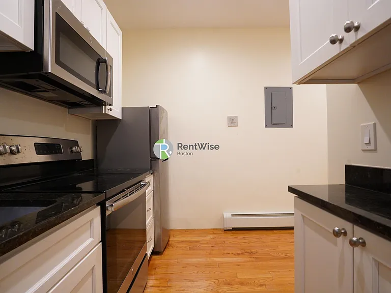 1844 Commonwealth Ave #8 — Photo 2