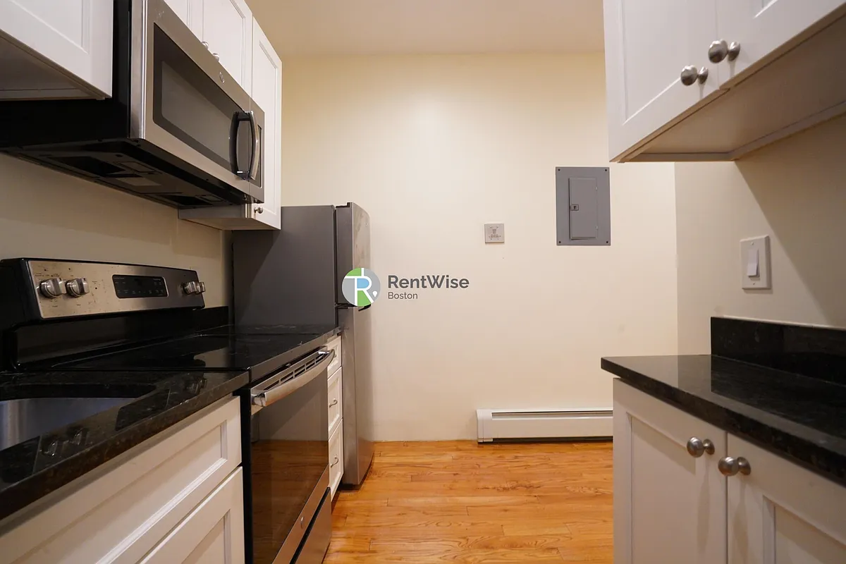 Building Photo - 1844 Commonwealth Ave #8