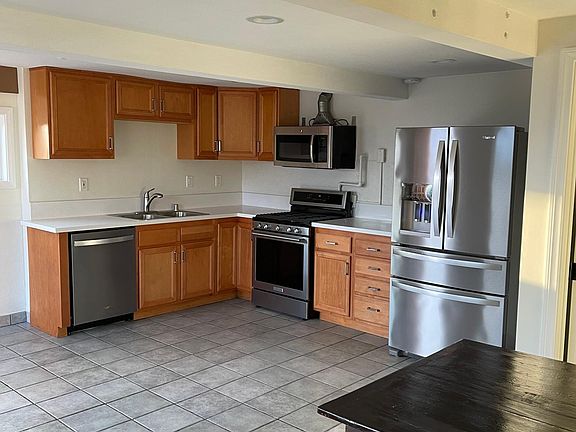 4th image of 1562 Linwood St