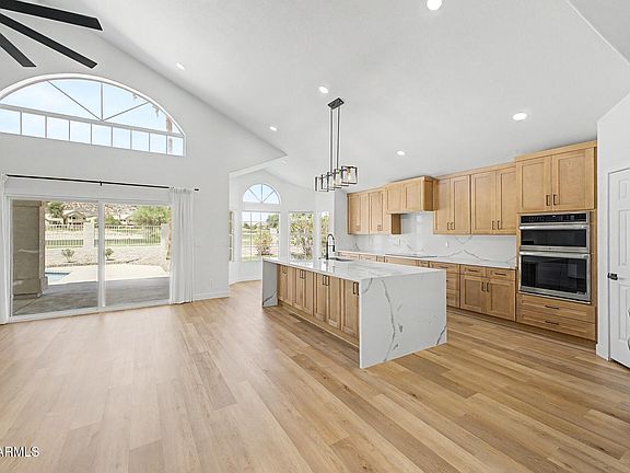 4th image of 1426 E AMBERWOOD Drive