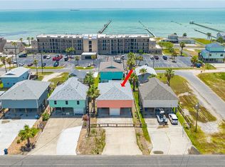 1028 S Magnolia St, Rockport, TX 78382