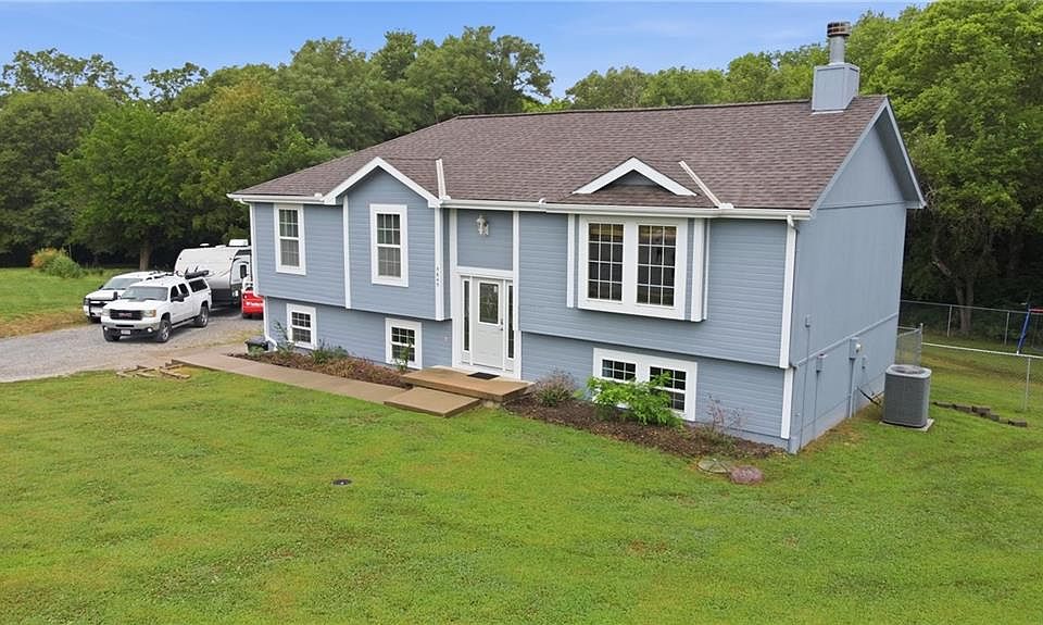 1st image of 5645 SW Hickory Rdg