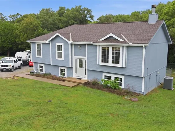 5645 SW Hickory Rdg, Trimble, MO 64492