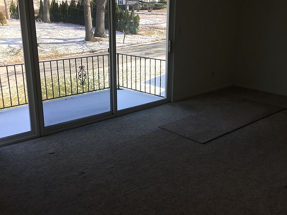 4th image of 348 Hamilton Ave APT 201