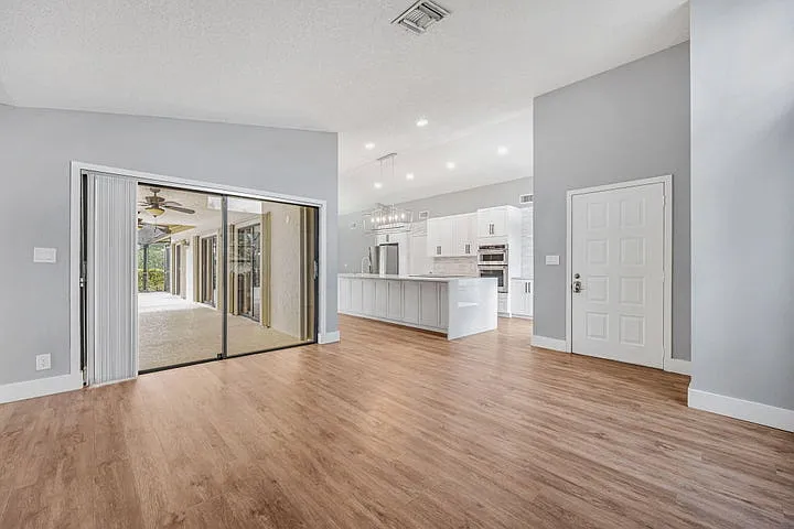 3 bed, 1580 sqft, $4,400 — Photo 4