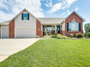 1335 S Fawnwood Ct, Wichita, KS 67235