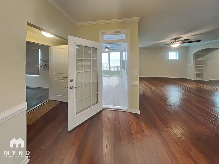 1033 Pemberly Ave — Photo 7