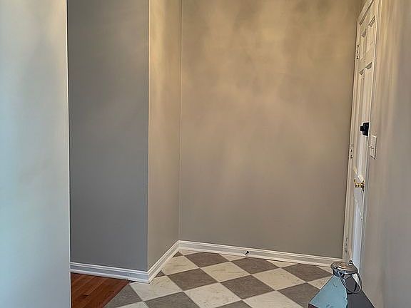 3rd image of 212 Hollywood Dr