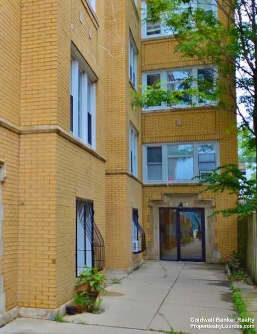 1st image of 3108 W Walton St APT 1A