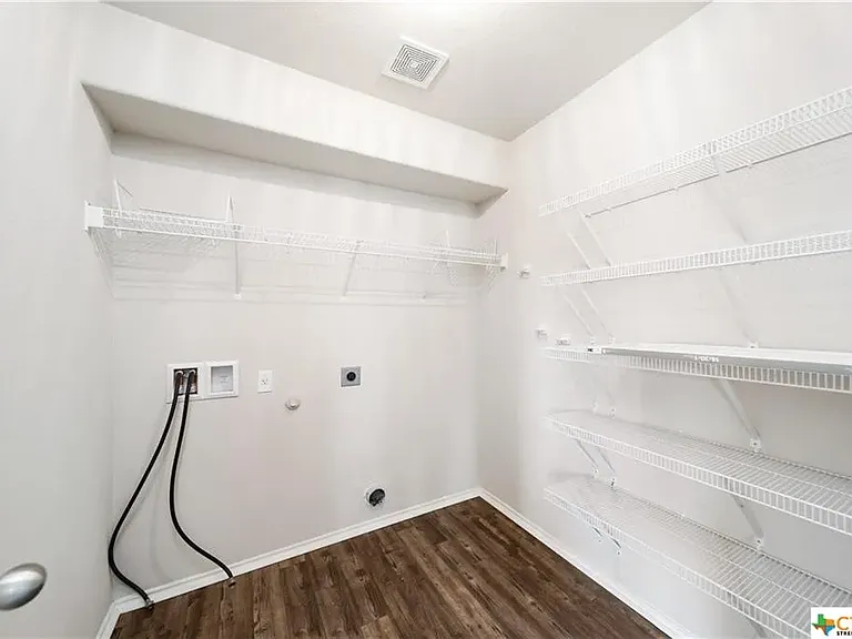 313 Wimberley St — Photo 15