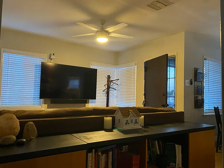636 E 121st Pl #4 — Photo 6