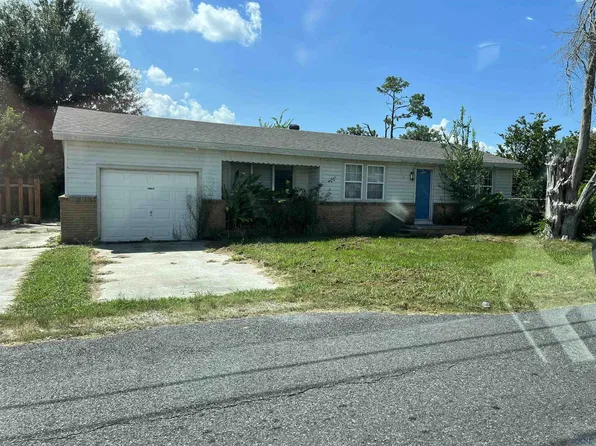 206 Saint Philip St, Raceland, LA 70394