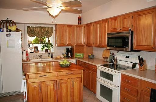 2nd image of 1780 Robinson Dr N