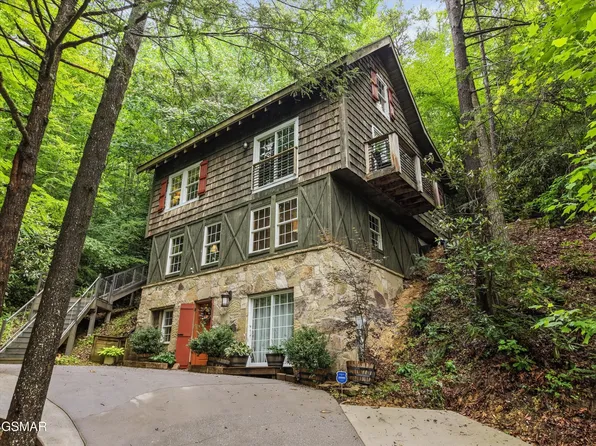345 Gatlin Dr, Gatlinburg, TN 37738