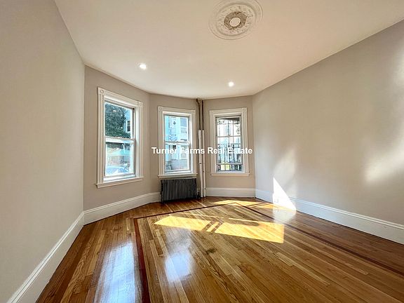 2nd image of 22 Humphreys St #1A
