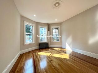 22 Humphreys St #1R, Dorchester, MA 02125