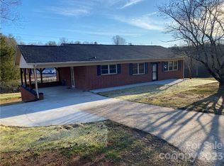 1551 Propst Rd, Morganton, NC 28655