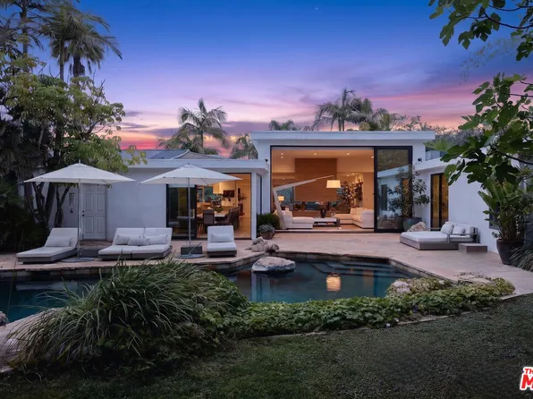 8382 Mulholland Dr, Los Angeles, CA 90046