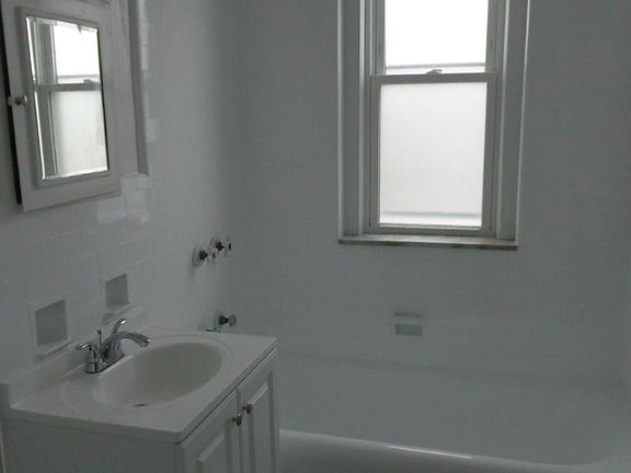 3rd image of 637 41st St APT 3C