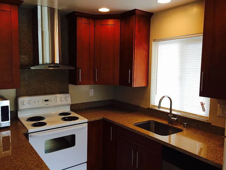 954 Palm Ave #3 — Photo 6