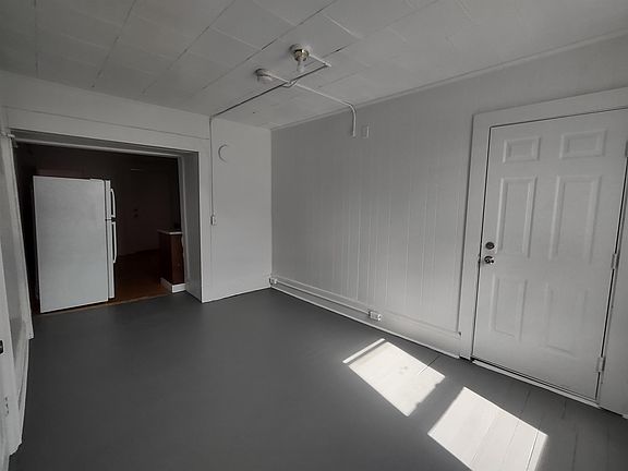 3rd image of 47 Myrtle St APT 5