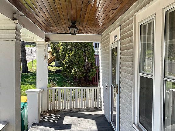 3rd image of 1022 N 11th Ave E