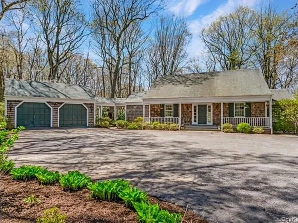 60 Shutter Lane, Oyster Bay Cove, NY 11771