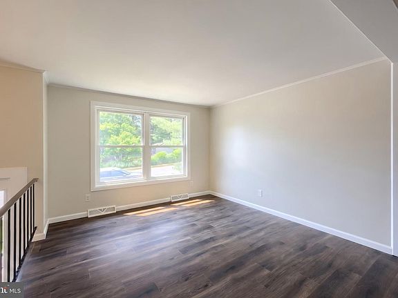 4th image of 102 Dogwood Dr
