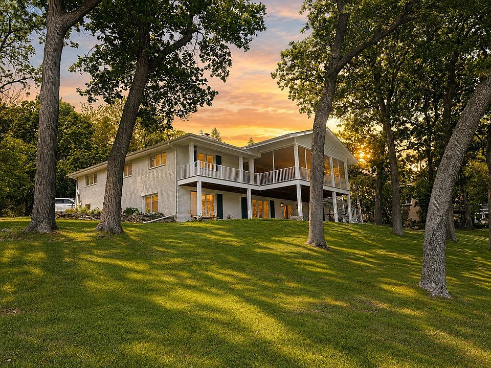 1st image of 334 Forest Ave