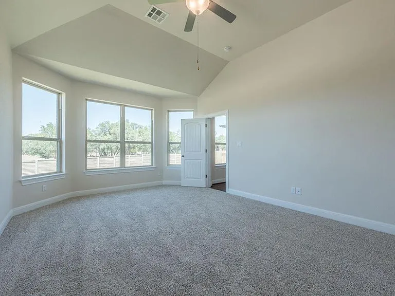4233 Privacy Hedge St — Photo 9