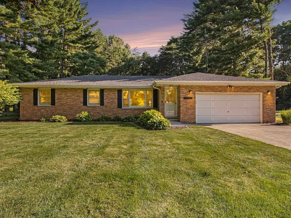 16401 Wild Cherry Dr, Granger, IN 46530
