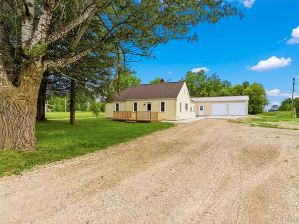 3241 E Frances Rd, Clio, MI 48420