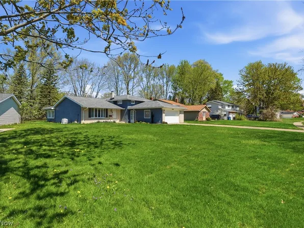 26670 Fairfax Ln, North Olmsted, OH 44070