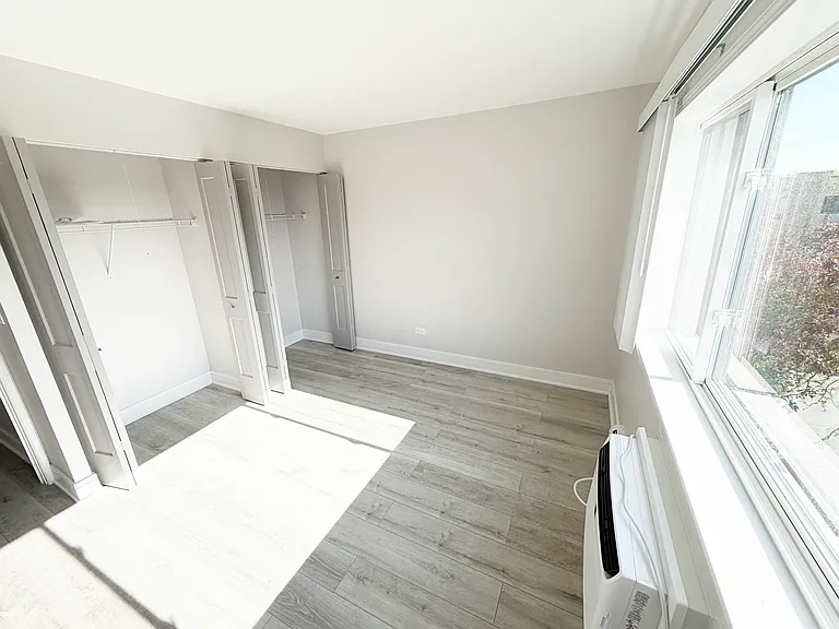 8352 W Catherine Ave #525 — Photo 15
