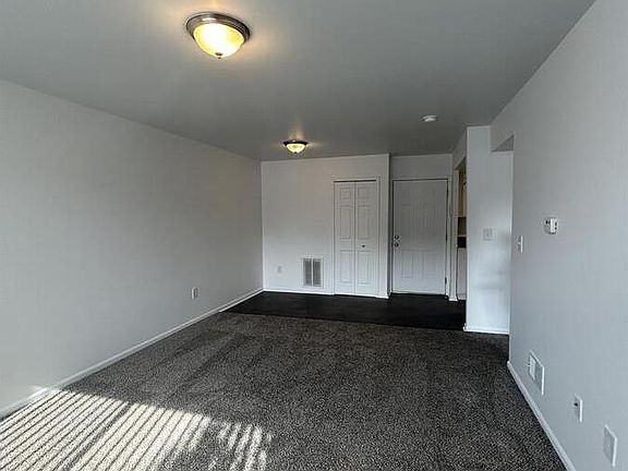 5th image of 721 Green Rd APT 212