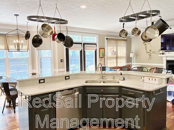 4th image of 107 Barrington Ln