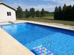 2389 N Leutz Rd, Oak Harbor, OH 43449