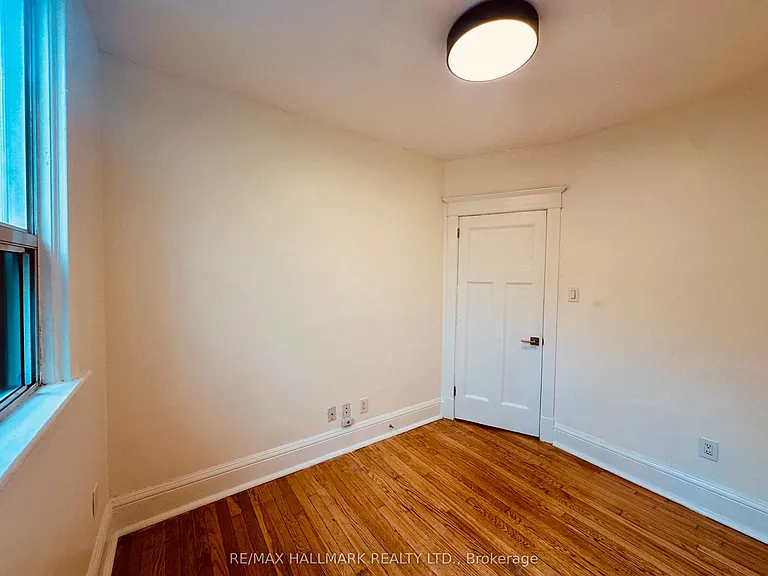 20 Triller Ave #4 — Photo 10